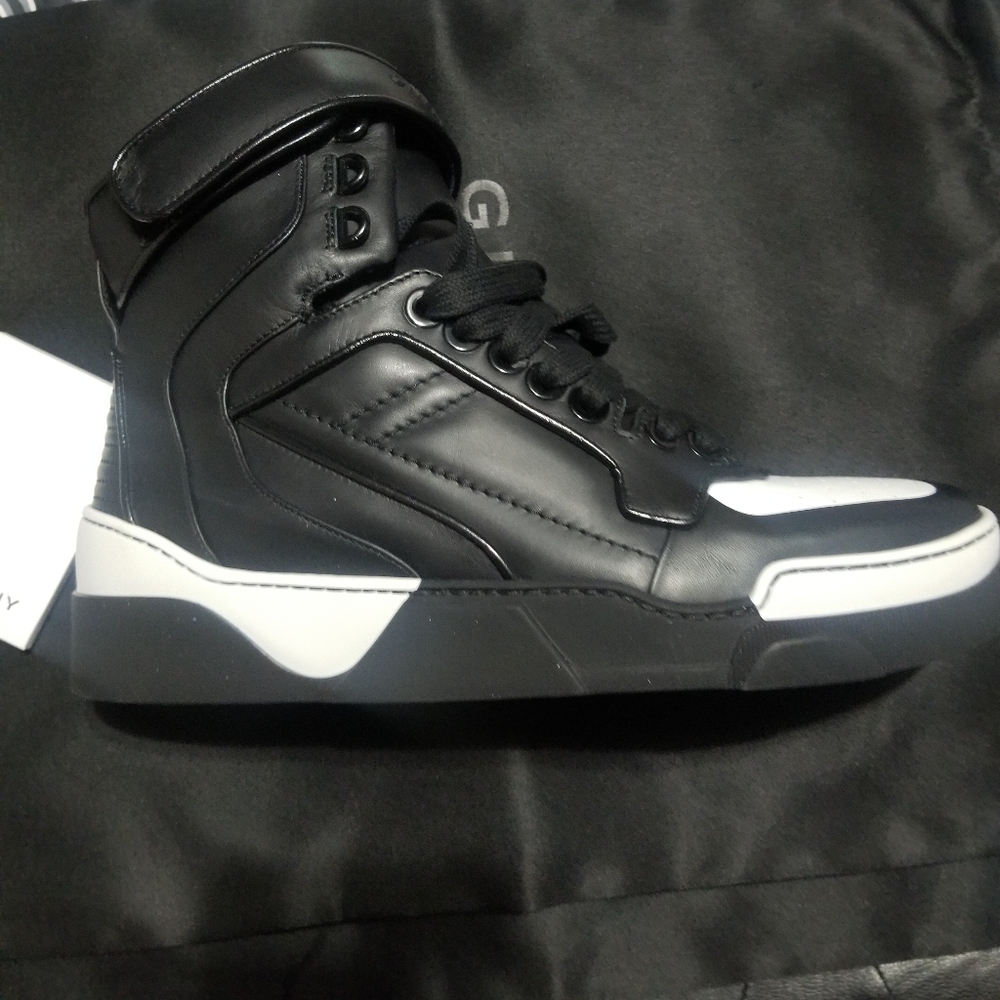 Givenchy men sneaker